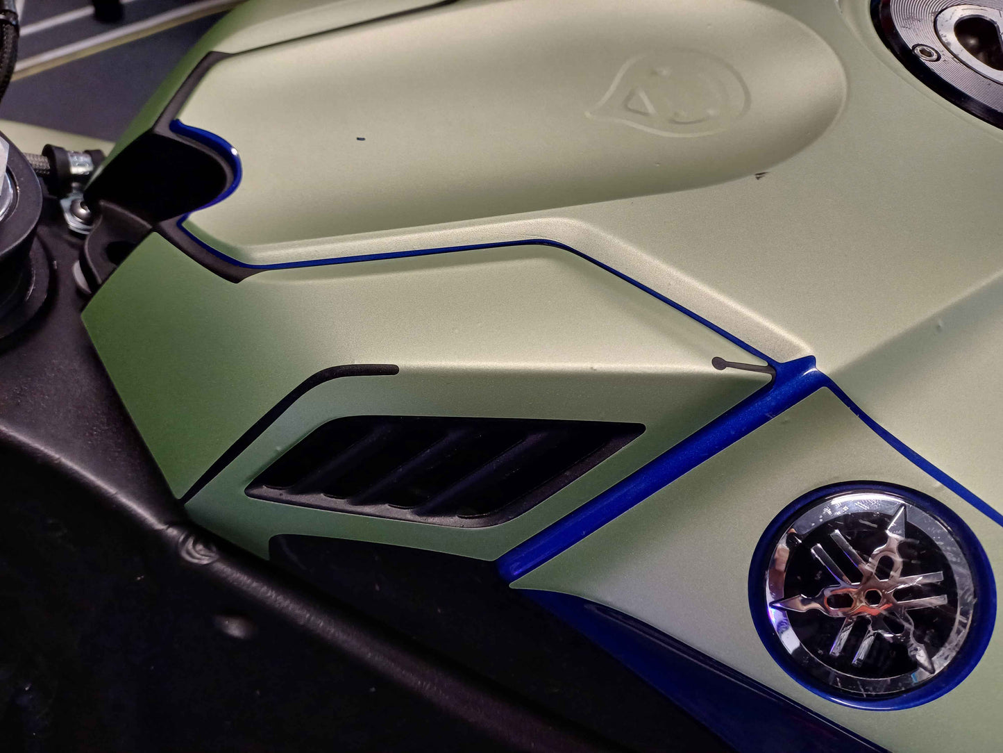 YAMAHA R1 2020, 2021, 2022 GYTR RACING FAIRINGS WITH GYTR WINGS AND YART TANKCOVER TEMPLATE (ALSO FITS 2023, 2024 AND 2025!)