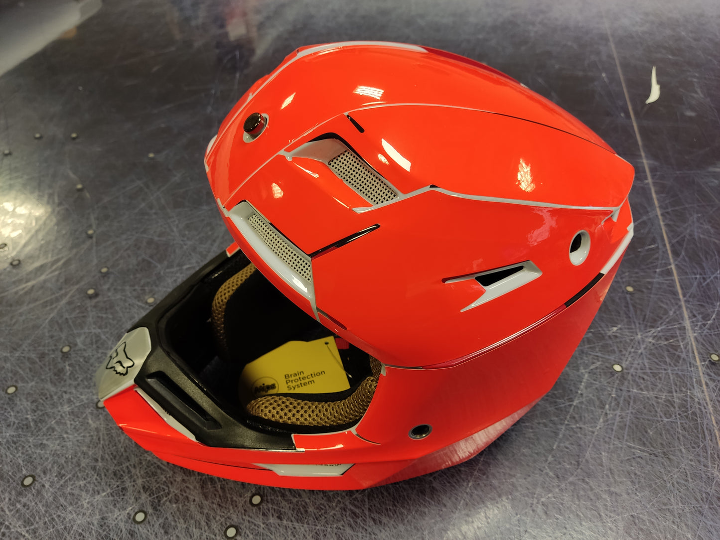 FOX V2 MEDIUM HELMET TEMPLATE