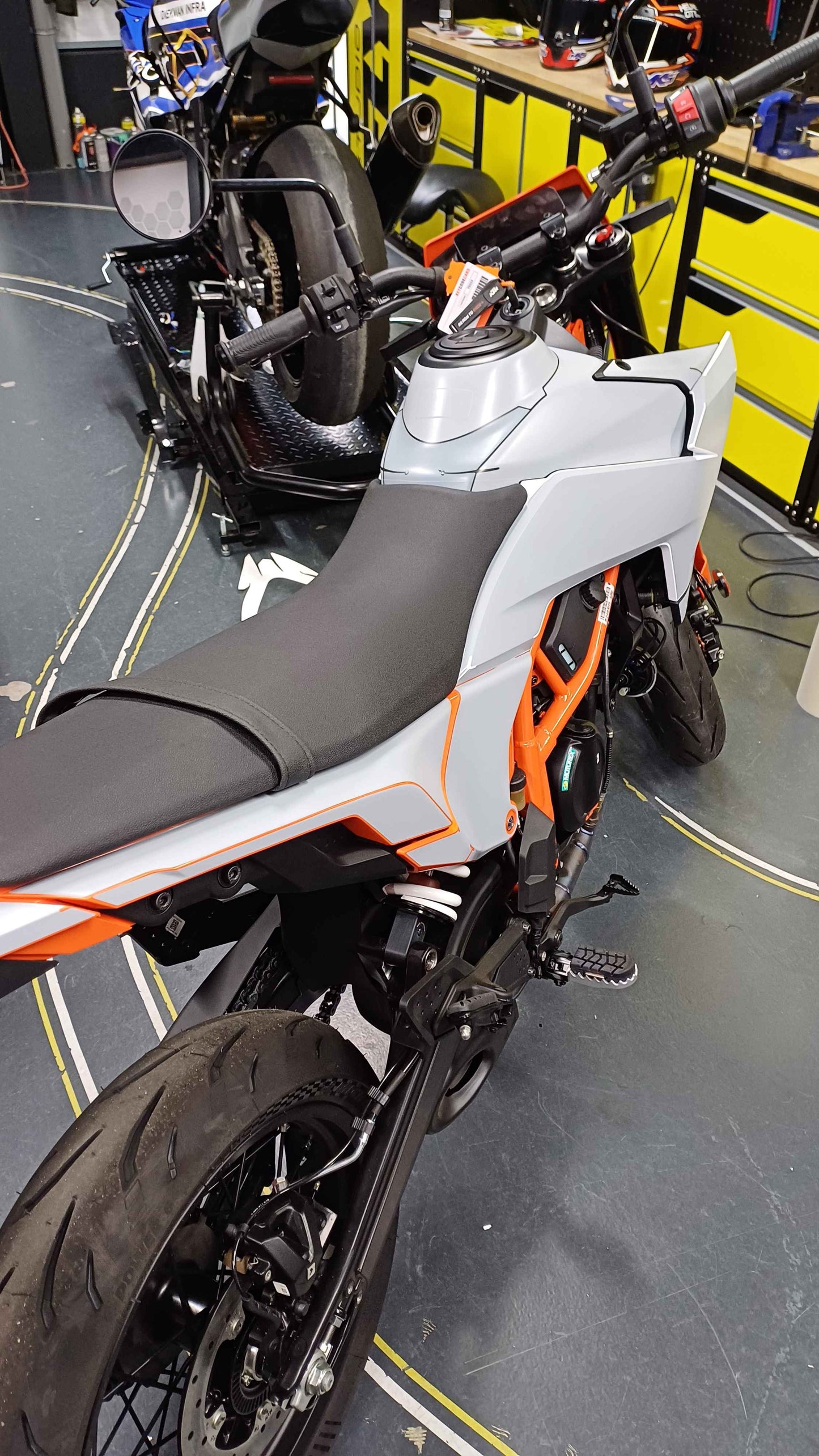 KTM 390 SMC-R 2025 & 2026 (OEM PLASTICS) TEMPLATE